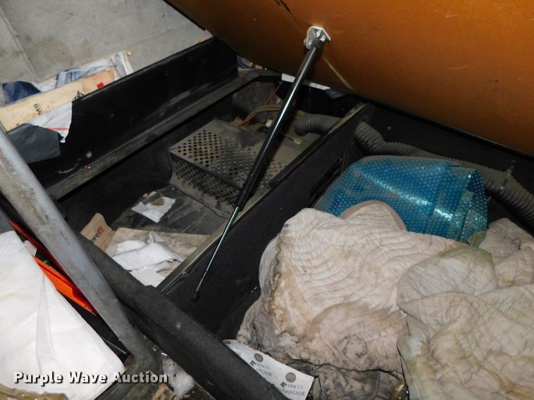 image for item DJ5966 1995 Freightliner FLD 120  semi truck