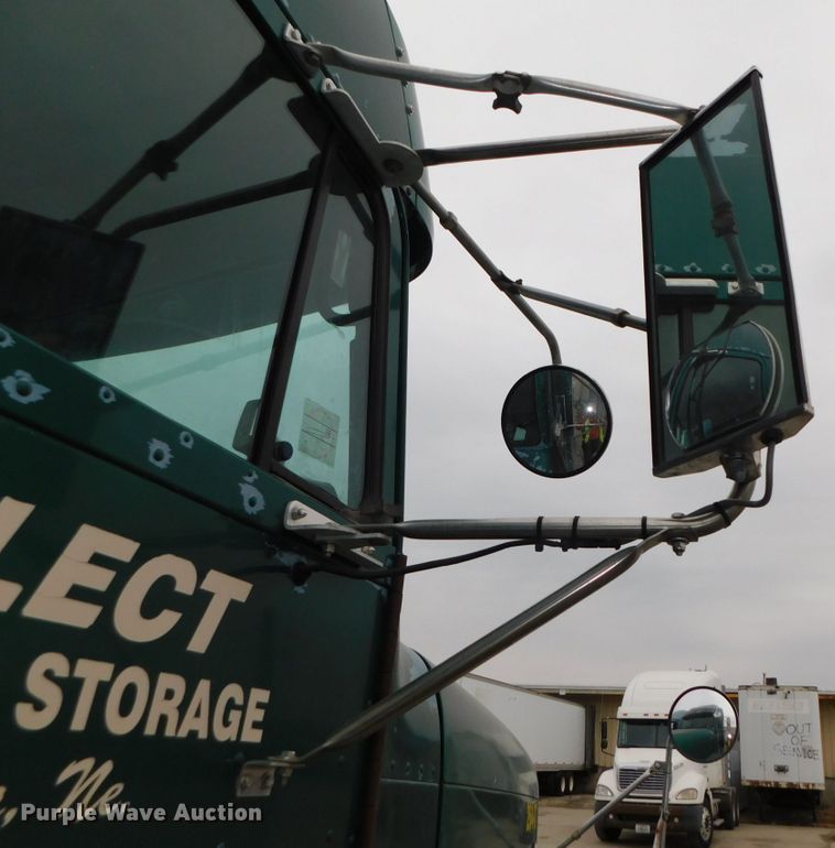 image for item DJ5966 1995 Freightliner FLD 120  semi truck