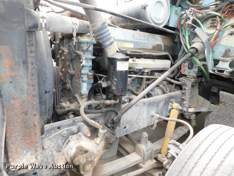 image for item DJ5966 1995 Freightliner FLD 120  semi truck