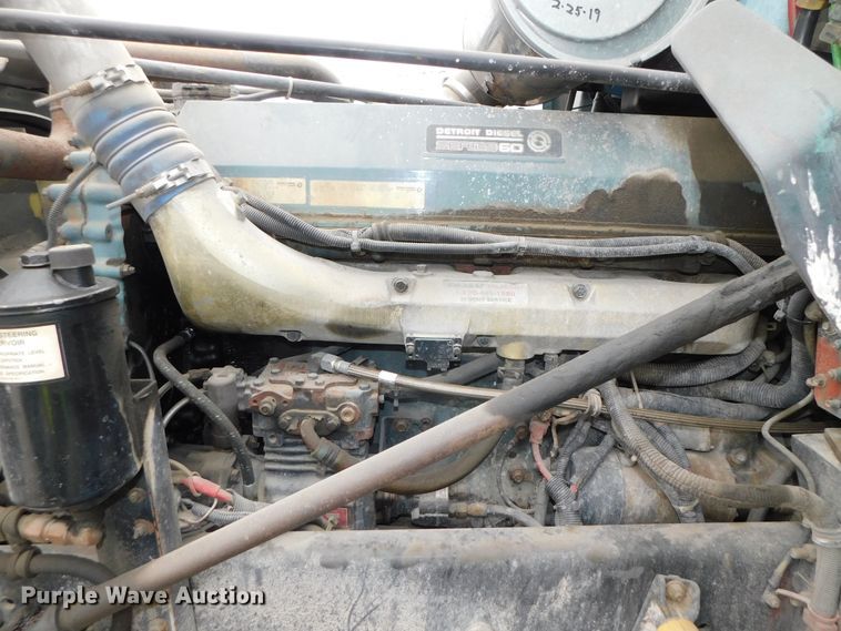 image for item DJ5966 1995 Freightliner FLD 120  semi truck