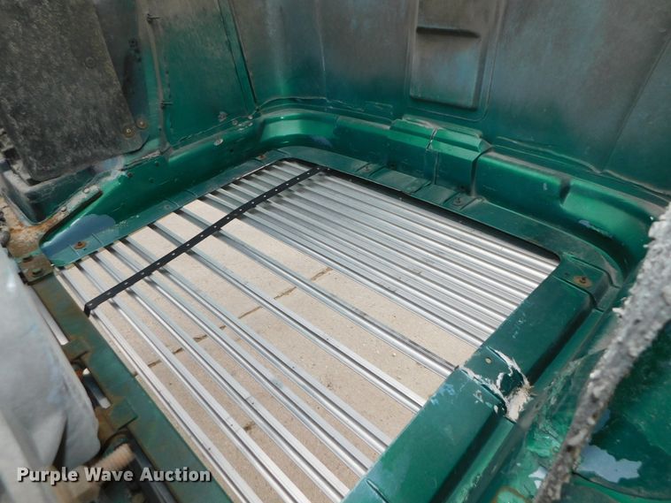 image for item DJ5966 1995 Freightliner FLD 120  semi truck