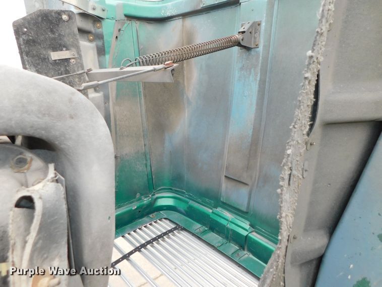 image for item DJ5966 1995 Freightliner FLD 120  semi truck