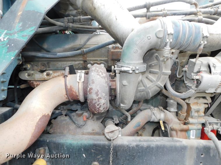 image for item DJ5966 1995 Freightliner FLD 120  semi truck