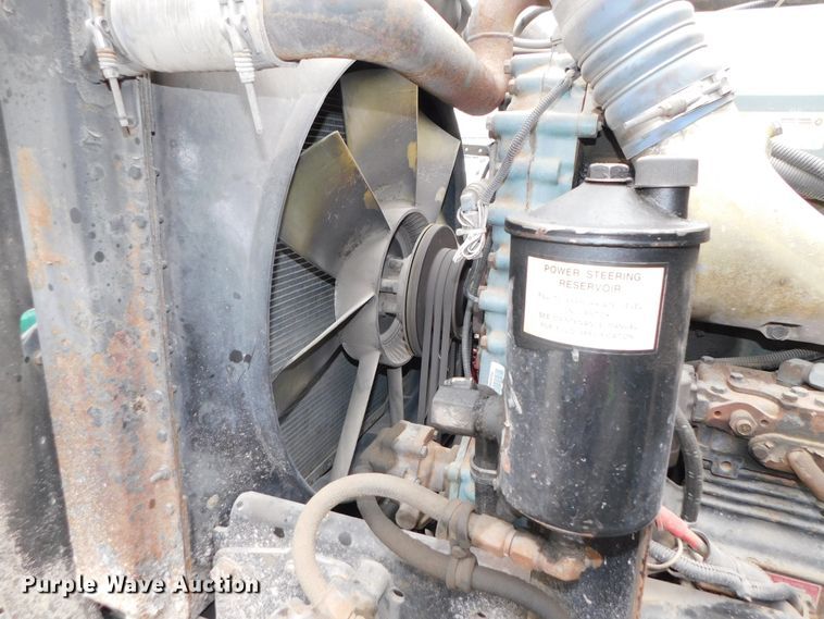 image for item DJ5966 1995 Freightliner FLD 120  semi truck