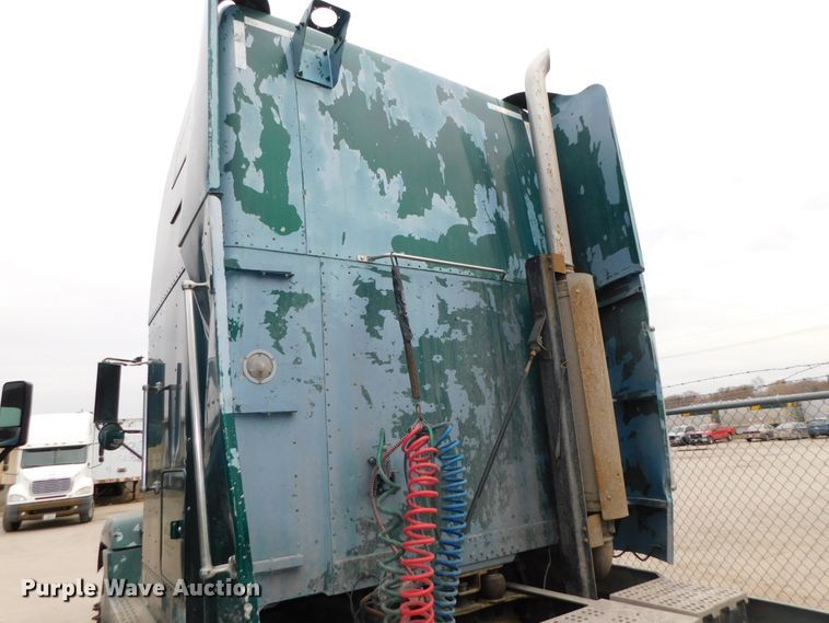 image for item DJ5966 1995 Freightliner FLD 120  semi truck