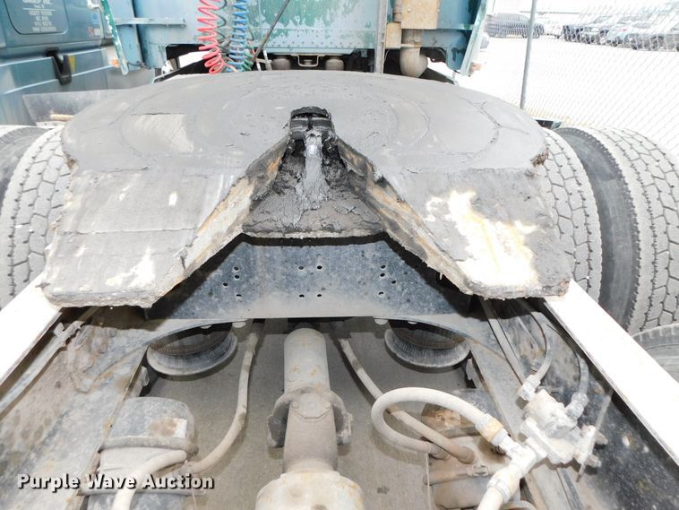 image for item DJ5966 1995 Freightliner FLD 120  semi truck