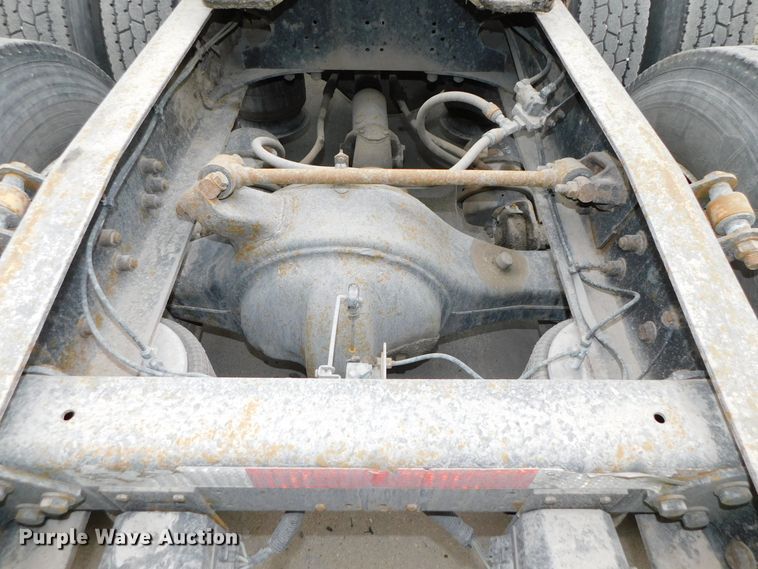 image for item DJ5966 1995 Freightliner FLD 120  semi truck