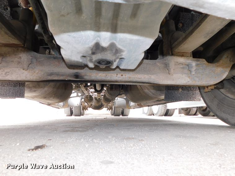 image for item DJ5966 1995 Freightliner FLD 120  semi truck