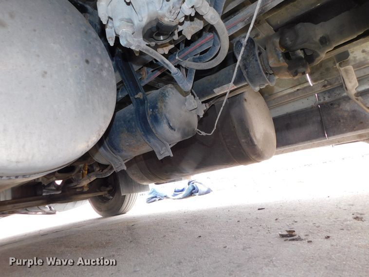 image for item DJ5966 1995 Freightliner FLD 120  semi truck