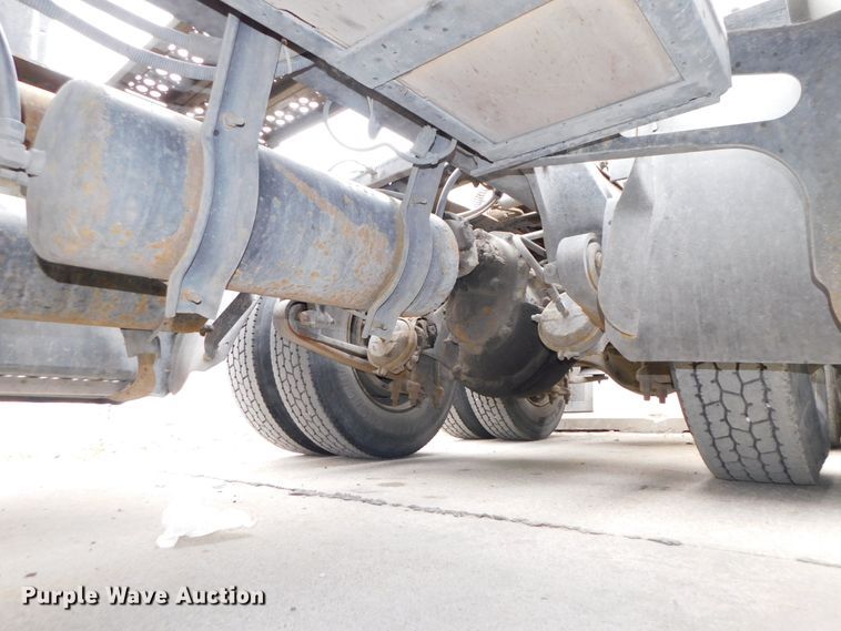 image for item DJ5966 1995 Freightliner FLD 120  semi truck