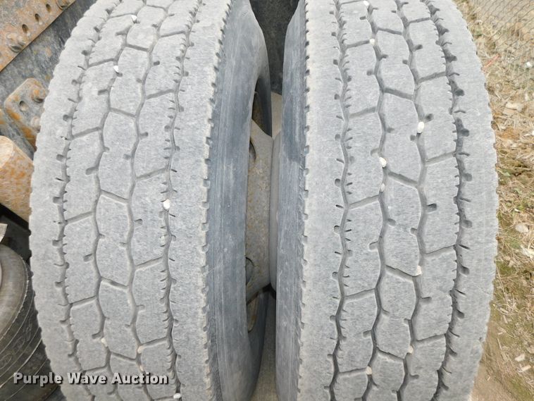 image for item DJ5966 1995 Freightliner FLD 120  semi truck