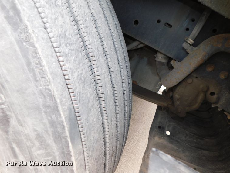 image for item DJ5966 1995 Freightliner FLD 120  semi truck