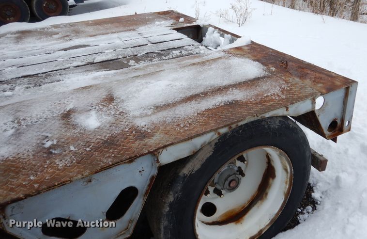 image for item DJ6038 2001 XL Specialized XL80HDG equipment trailer