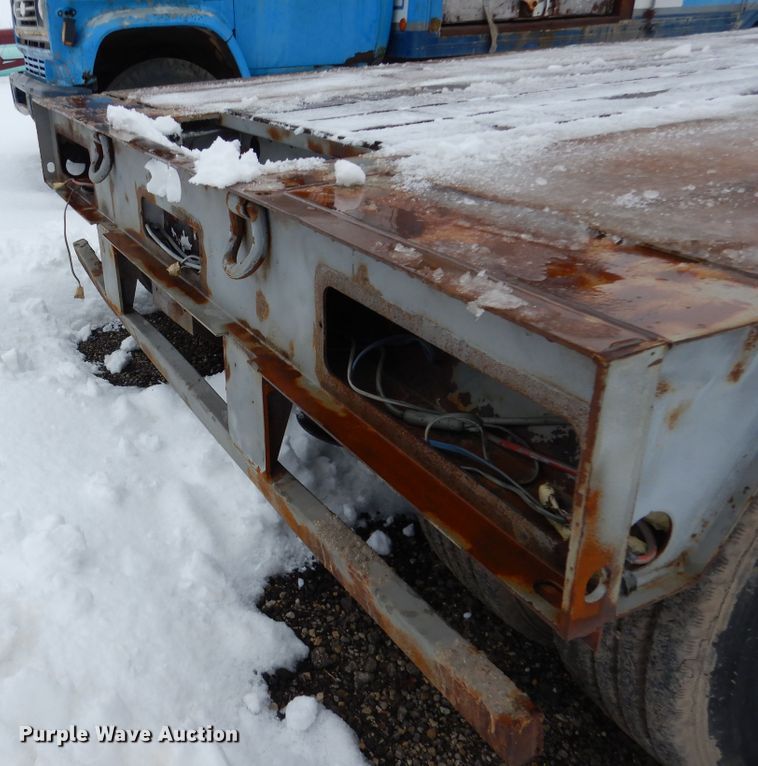 image for item DJ6038 2001 XL Specialized XL80HDG equipment trailer