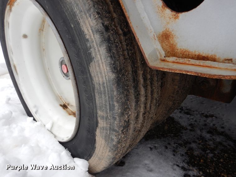 image for item DJ6038 2001 XL Specialized XL80HDG equipment trailer