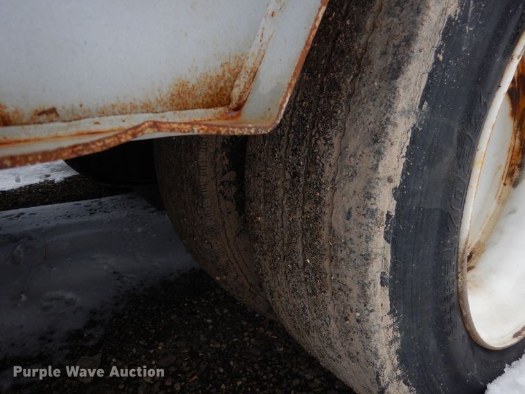 image for item DJ6038 2001 XL Specialized XL80HDG equipment trailer