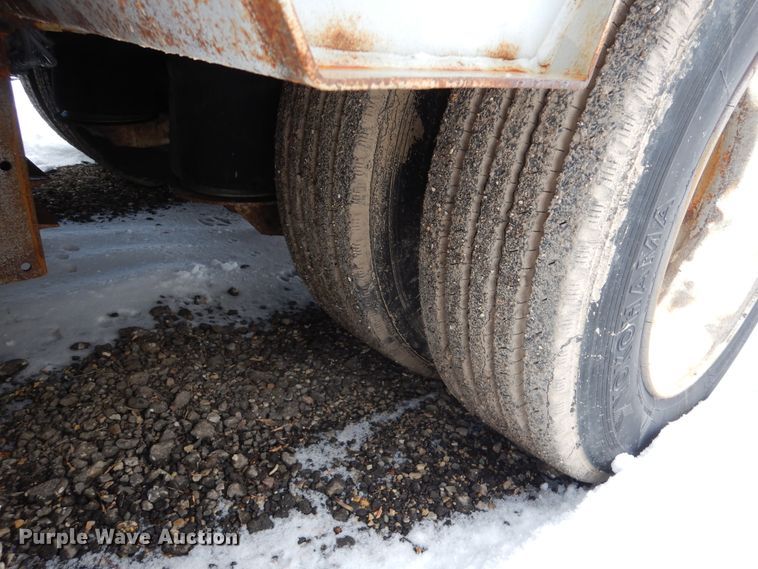 image for item DJ6038 2001 XL Specialized XL80HDG equipment trailer