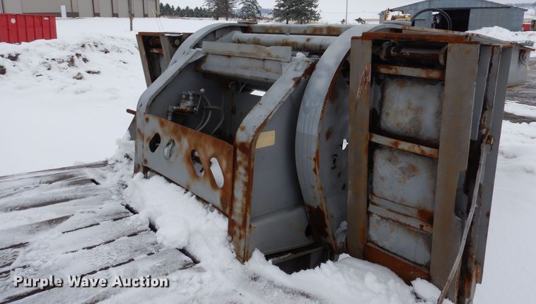 image for item DJ6038 2001 XL Specialized XL80HDG equipment trailer