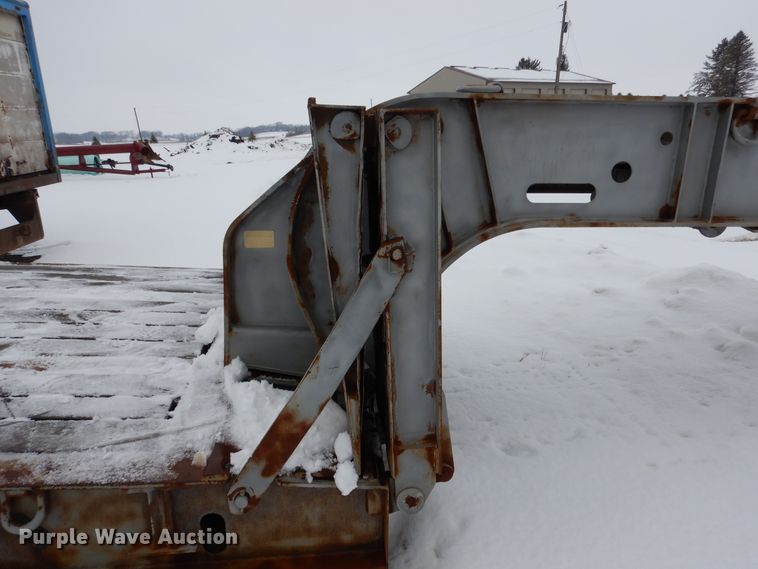 image for item DJ6038 2001 XL Specialized XL80HDG equipment trailer