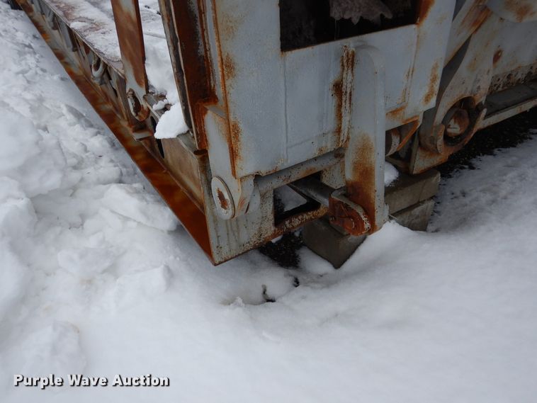 image for item DJ6038 2001 XL Specialized XL80HDG equipment trailer