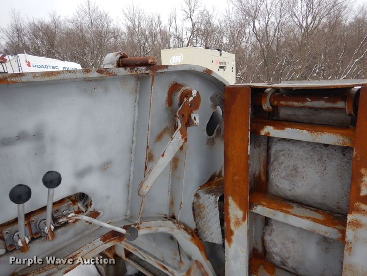 image for item DJ6038 2001 XL Specialized XL80HDG equipment trailer