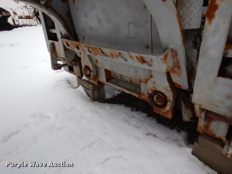 image for item DJ6038 2001 XL Specialized XL80HDG equipment trailer