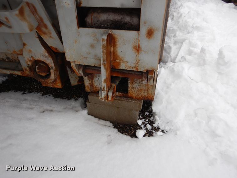 image for item DJ6038 2001 XL Specialized XL80HDG equipment trailer