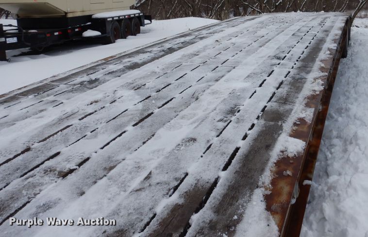 image for item DJ6038 2001 XL Specialized XL80HDG equipment trailer