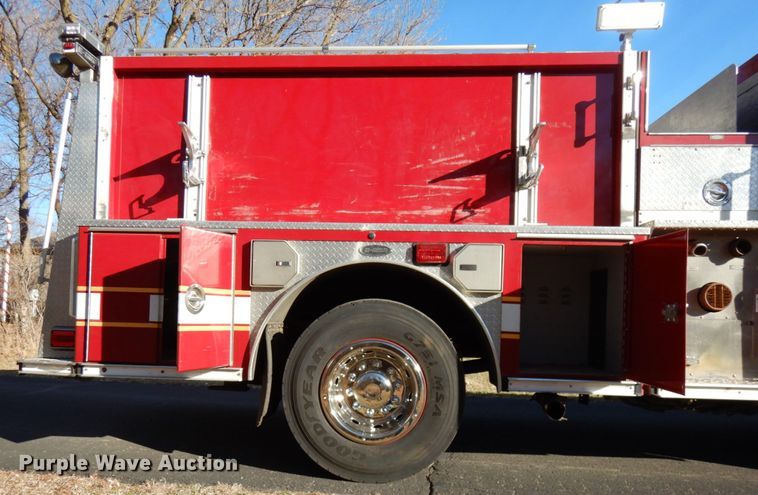 image for item DJ6068 2001 Engine One  pumper fire truck