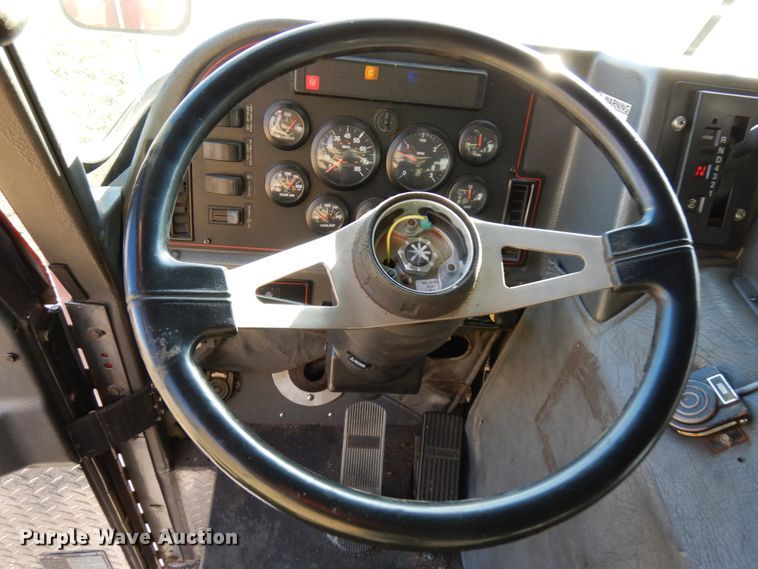 image for item DJ6068 2001 Engine One  pumper fire truck