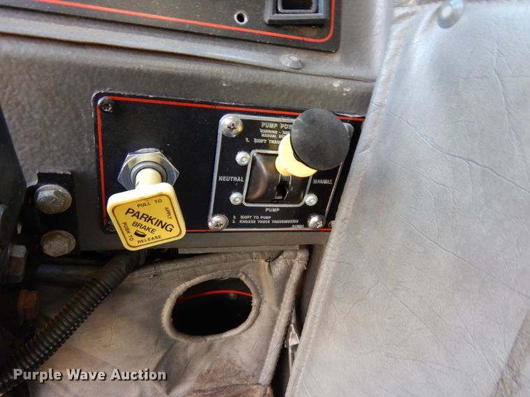 image for item DJ6068 2001 Engine One  pumper fire truck