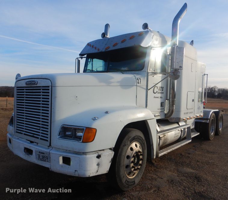 image for item DJ8613 2001 Freightliner FLD  glider kit semi truck