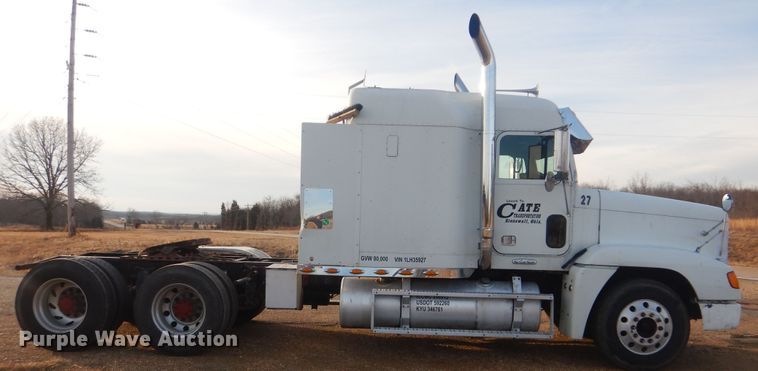 image for item DJ8613 2001 Freightliner FLD  glider kit semi truck