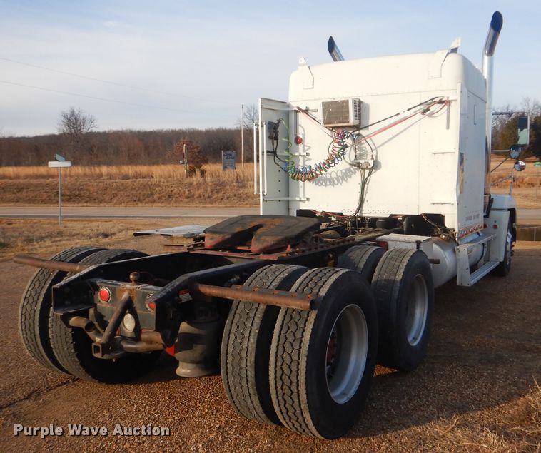 image for item DJ8613 2001 Freightliner FLD  glider kit semi truck