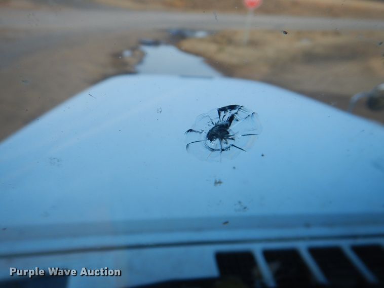 image for item DJ8613 2001 Freightliner FLD  glider kit semi truck