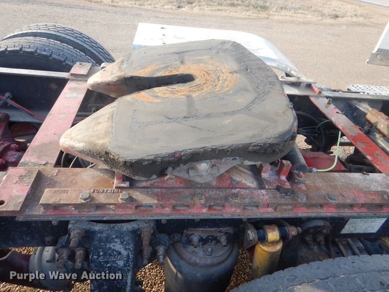 image for item DJ8613 2001 Freightliner FLD  glider kit semi truck