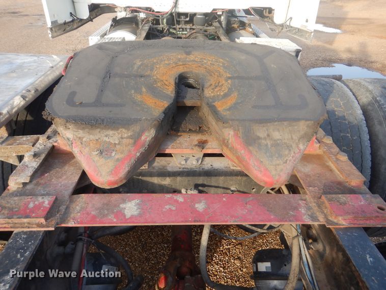 image for item DJ8613 2001 Freightliner FLD  glider kit semi truck