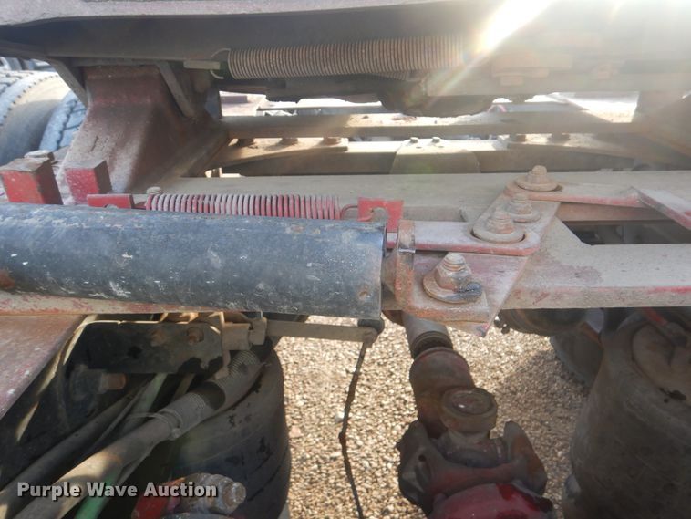 image for item DJ8613 2001 Freightliner FLD  glider kit semi truck