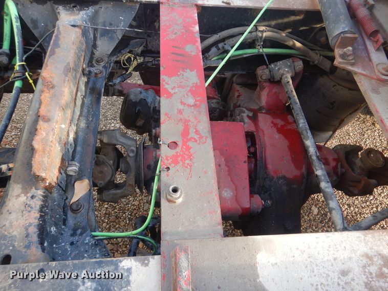 image for item DJ8613 2001 Freightliner FLD  glider kit semi truck