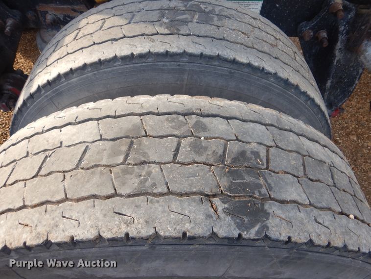 image for item DJ8613 2001 Freightliner FLD  glider kit semi truck