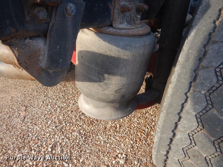 image for item DJ8613 2001 Freightliner FLD  glider kit semi truck