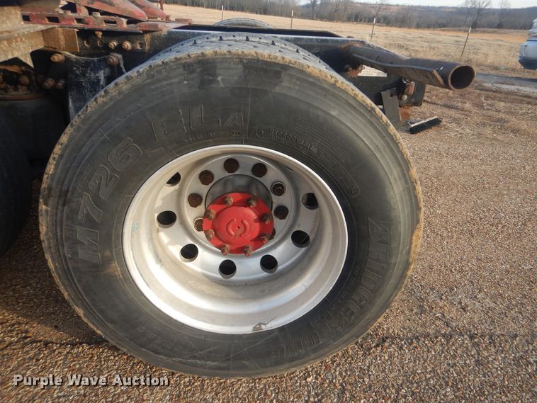 image for item DJ8613 2001 Freightliner FLD  glider kit semi truck