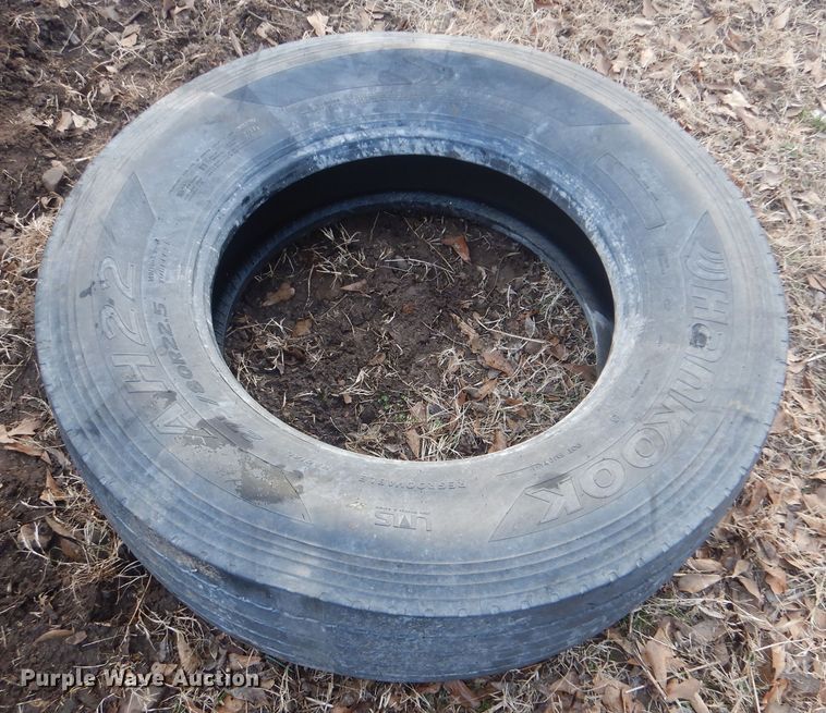 image for item DJ8613 2001 Freightliner FLD  glider kit semi truck