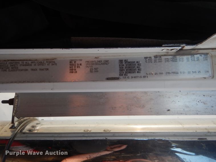 image for item DJ8613 2001 Freightliner FLD  glider kit semi truck