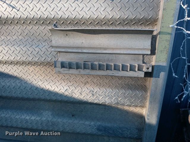 image for item DJ8613 2001 Freightliner FLD  glider kit semi truck