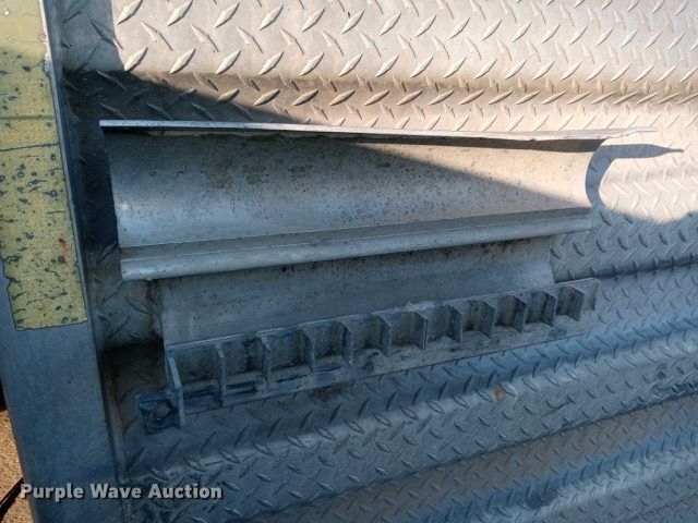 image for item DJ8613 2001 Freightliner FLD  glider kit semi truck