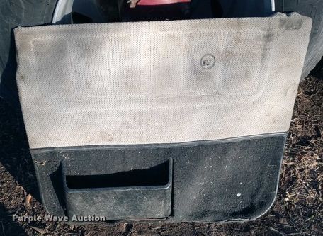 image for item DJ8613 2001 Freightliner FLD  glider kit semi truck