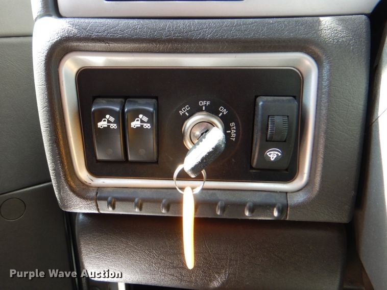 image for item DJ8713 2016 Kenworth W900  semi truck