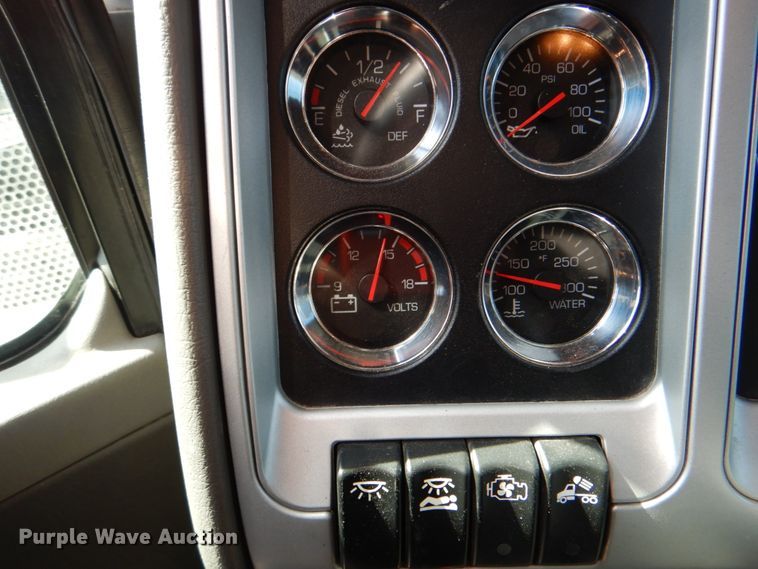 image for item DJ8713 2016 Kenworth W900  semi truck