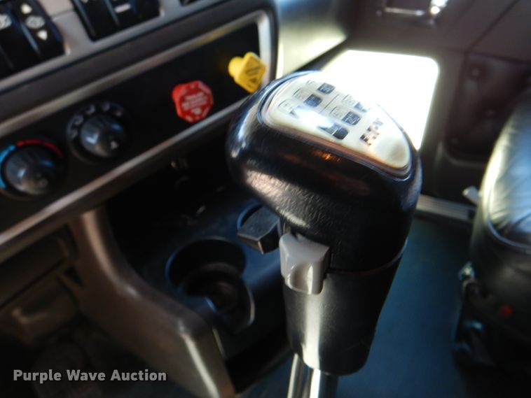 image for item DJ8713 2016 Kenworth W900  semi truck